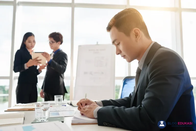 Gelar Administrasi Bisnis: Panduan Karier & Studi